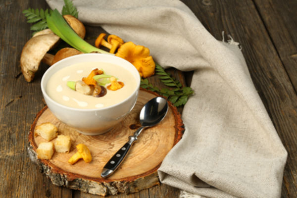 Сырно-грибной крем-суп из лисичек и белых грибов